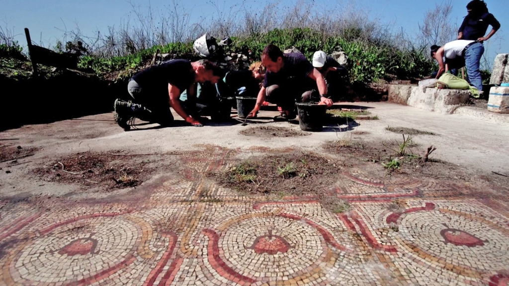 ARCHAEOLOGY NEWS / Stunning 1,500 years old mosaic floor with colorful floral designs re-uncovered along the Israel National Trail