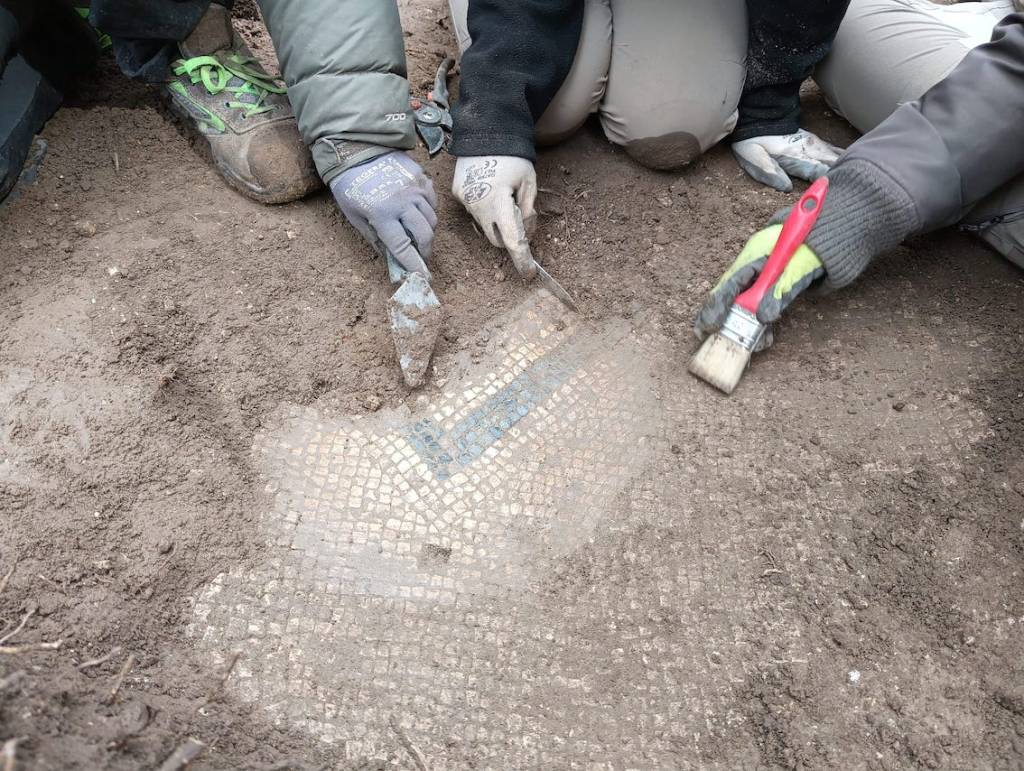 Archeologia / Bibione antica, la Villa di Mutteron restituisce nuovi mosaici e reperti: domani visite guidate allo scavo [VIDEO]